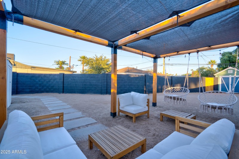 16th Ave Main House Toja Seating