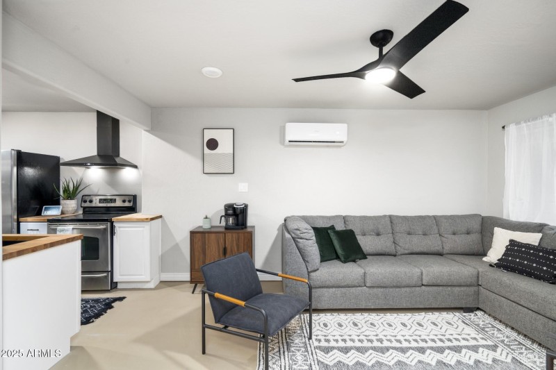 16th Ave Casita Living room and kitchen