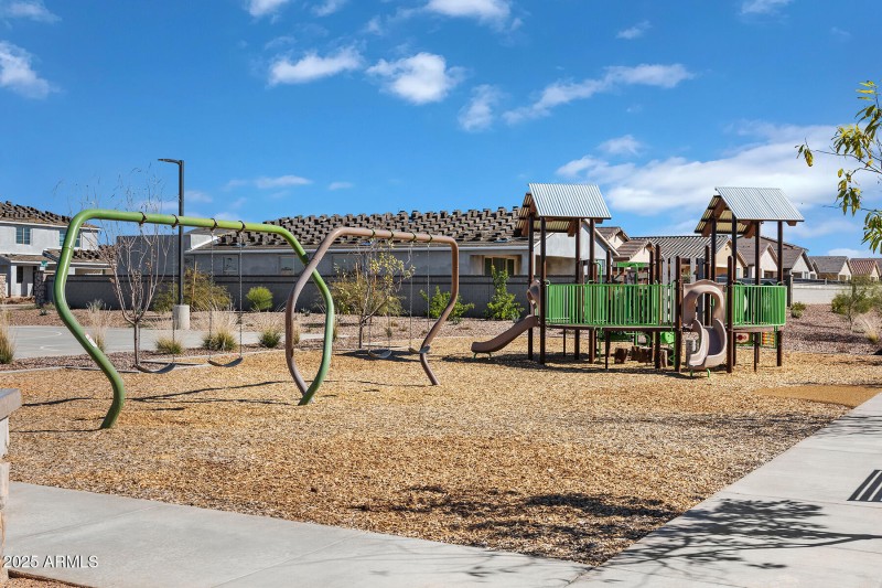 Mattamy_EmpirePointe_AmenityCenter_Playg