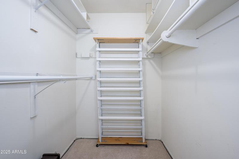 MASTER WALKIN CLOSET