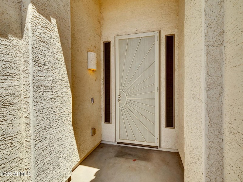 04-8854 W Augusta Avenue-4