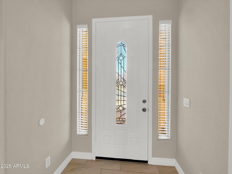 05-8854 W Augusta Avenue-5