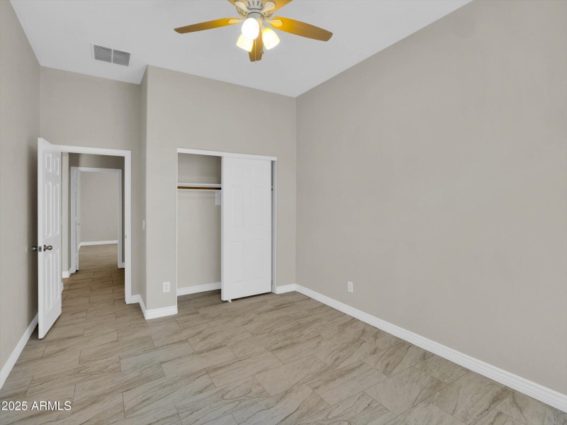 20-8854 W Augusta Avenue-20