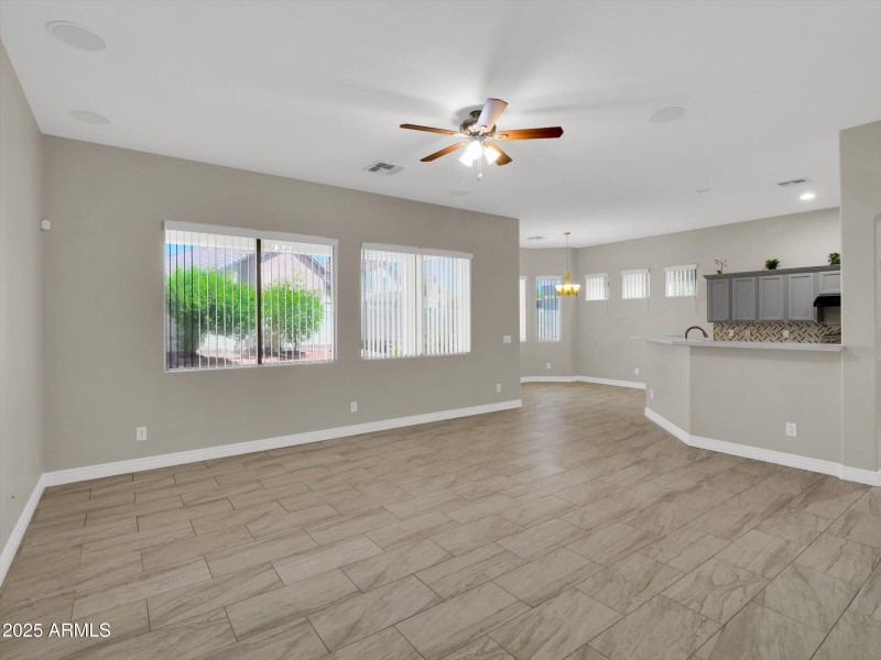 31-8854 W Augusta Avenue-31