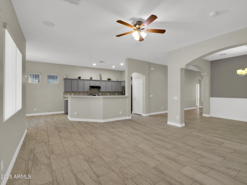 32-8854 W Augusta Avenue-32