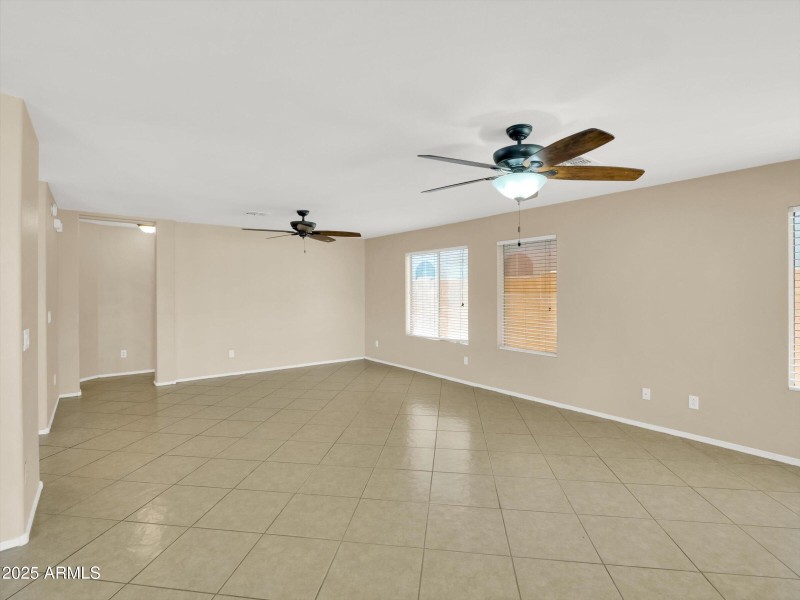 09-13620 N 82nd Lane-9