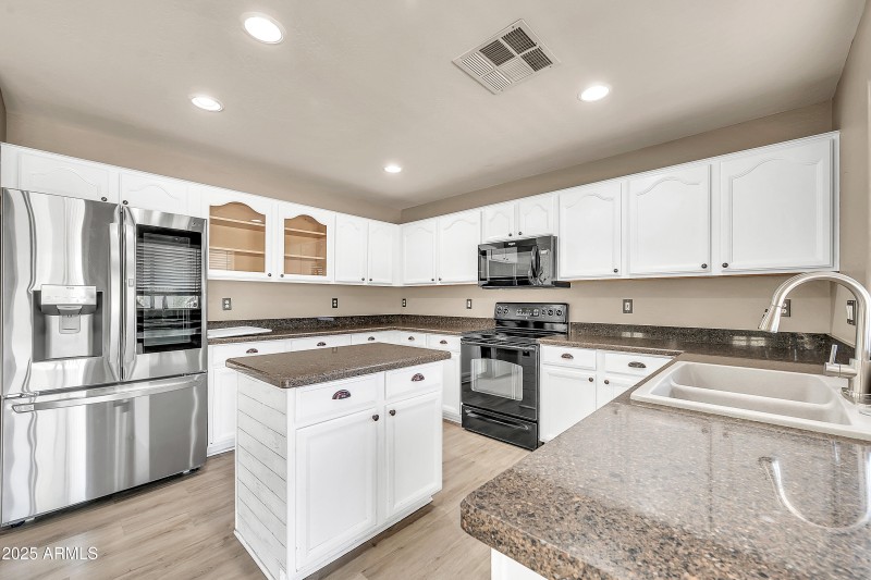 21054 N Sansom Dr-12