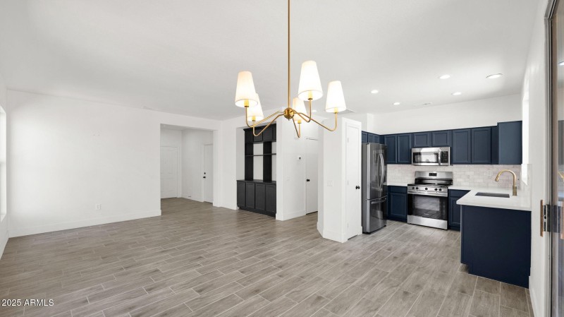 11-web-or-mls-P1322287