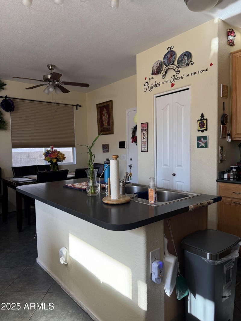 Kitchen eat in granite countertops