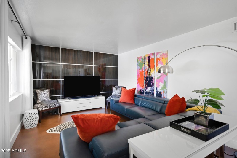 6906 E 4th St unit 4-3