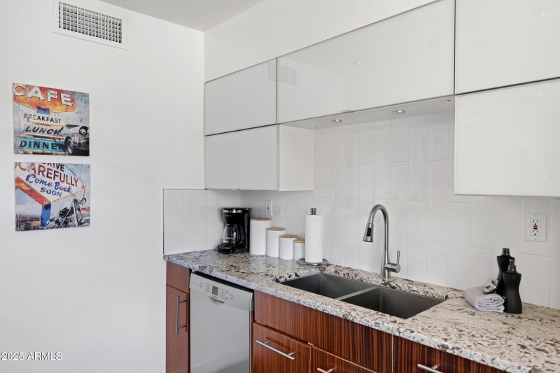 6906 E 4th St unit 4-10