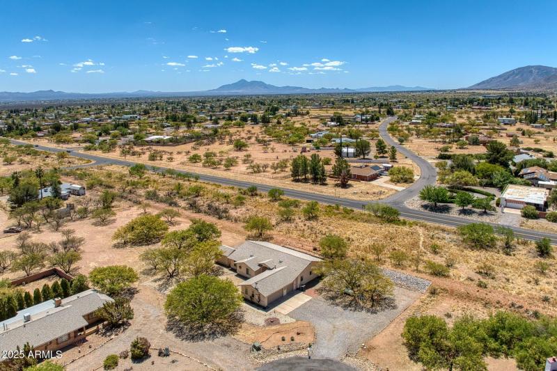 053005-4743 Ojibwa Court