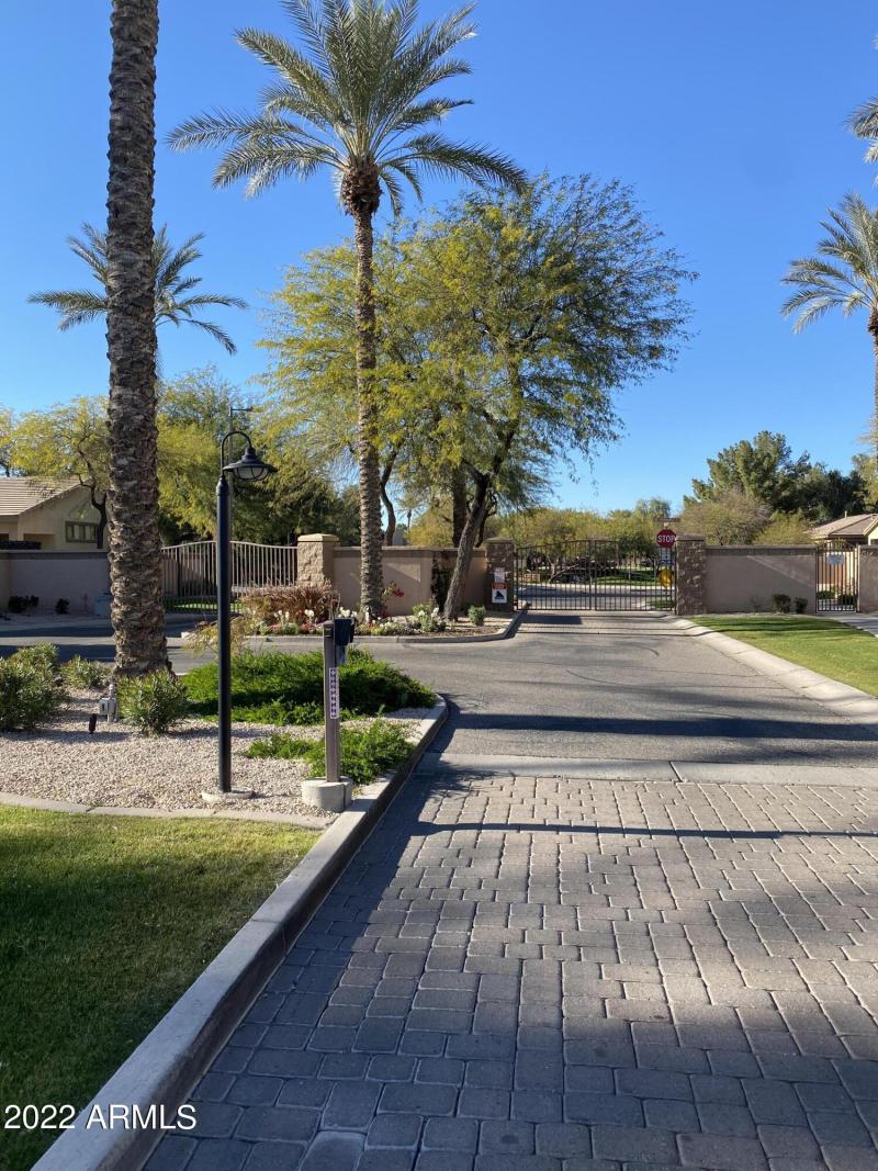 FD2C7AC1-03A6-4CCC-BC9E-D0EC0587E910