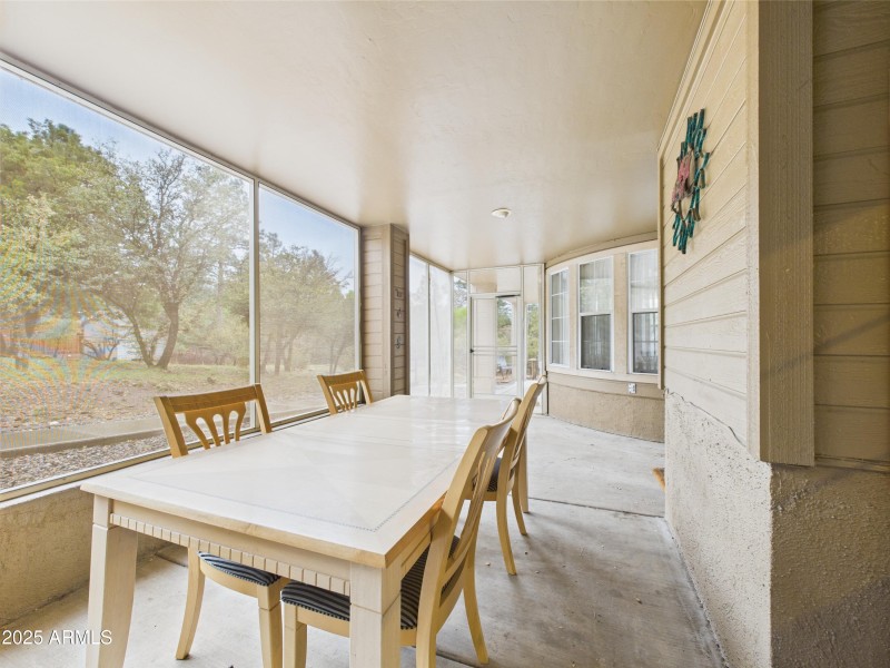 Screened in Patio, Lower Level