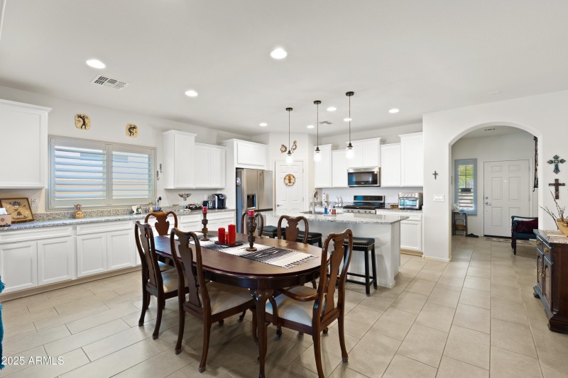 3655 N Astoria Dr-13