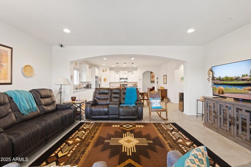 3655 N Astoria Dr-20