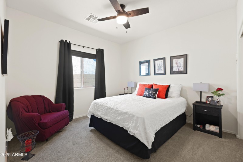 3655 N Astoria Dr-30