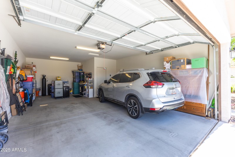 3655 N Astoria Dr-34