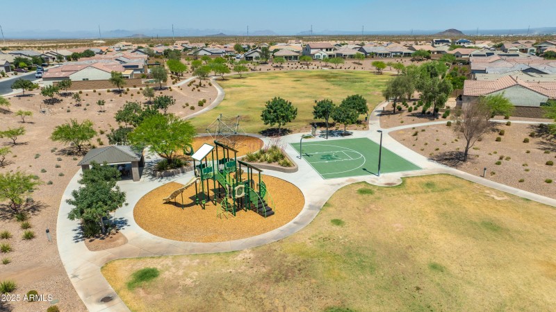 3655 N Astoria Dr-50