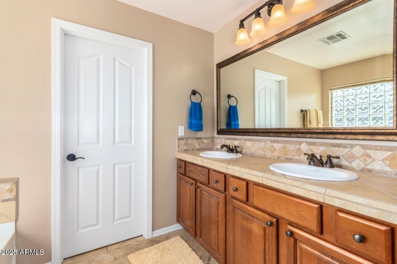 7039 W KATHARINE Way