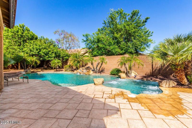 7039 W KATHARINE Way