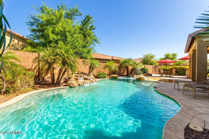 7039 W KATHARINE Way