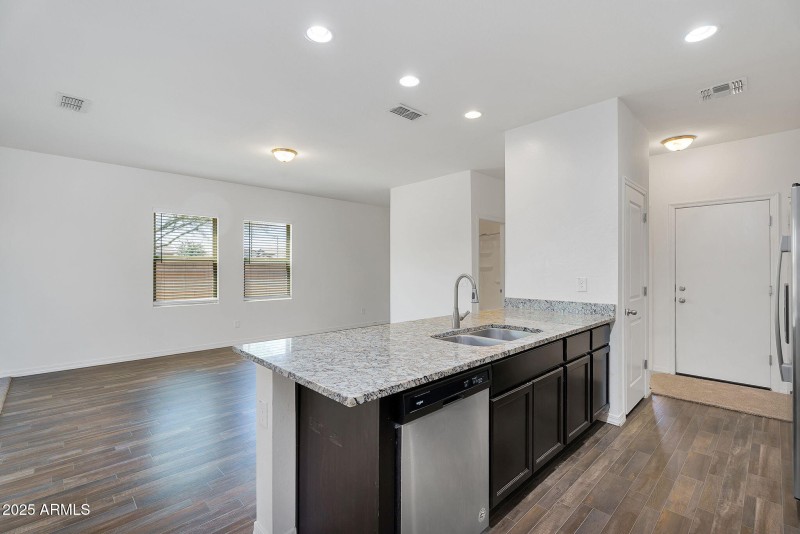 11-web-or-mls-Bowles-11