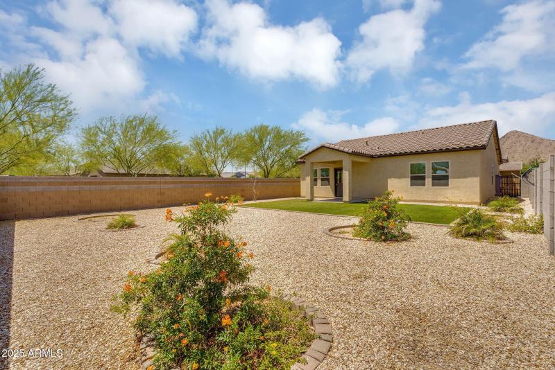 27-web-or-mls-Bowles-27