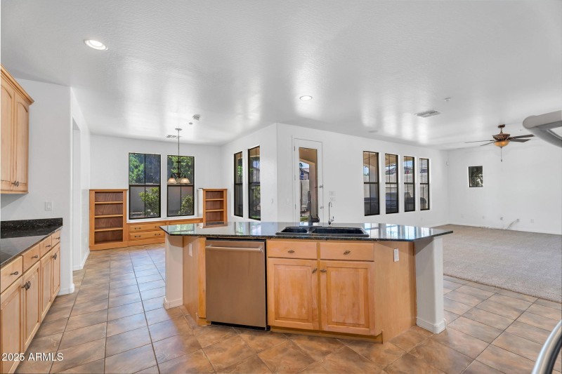 20-web-or-mls-20507 W Daniel Pl -20