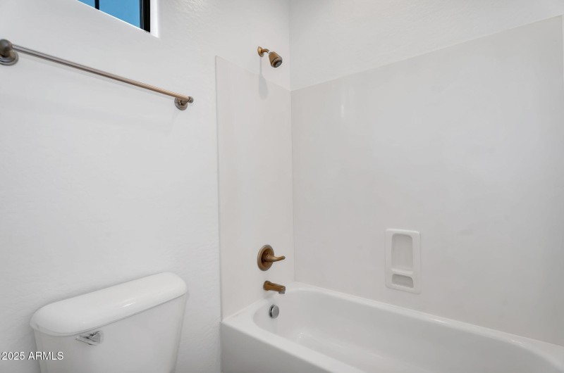 36-web-or-mls-20507 W Daniel Pl -36