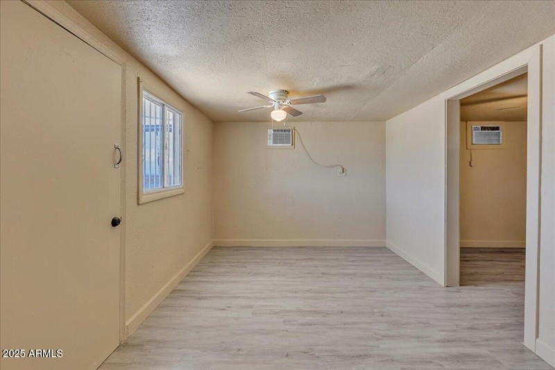 15-6447_W_Piccadilly_Rd15