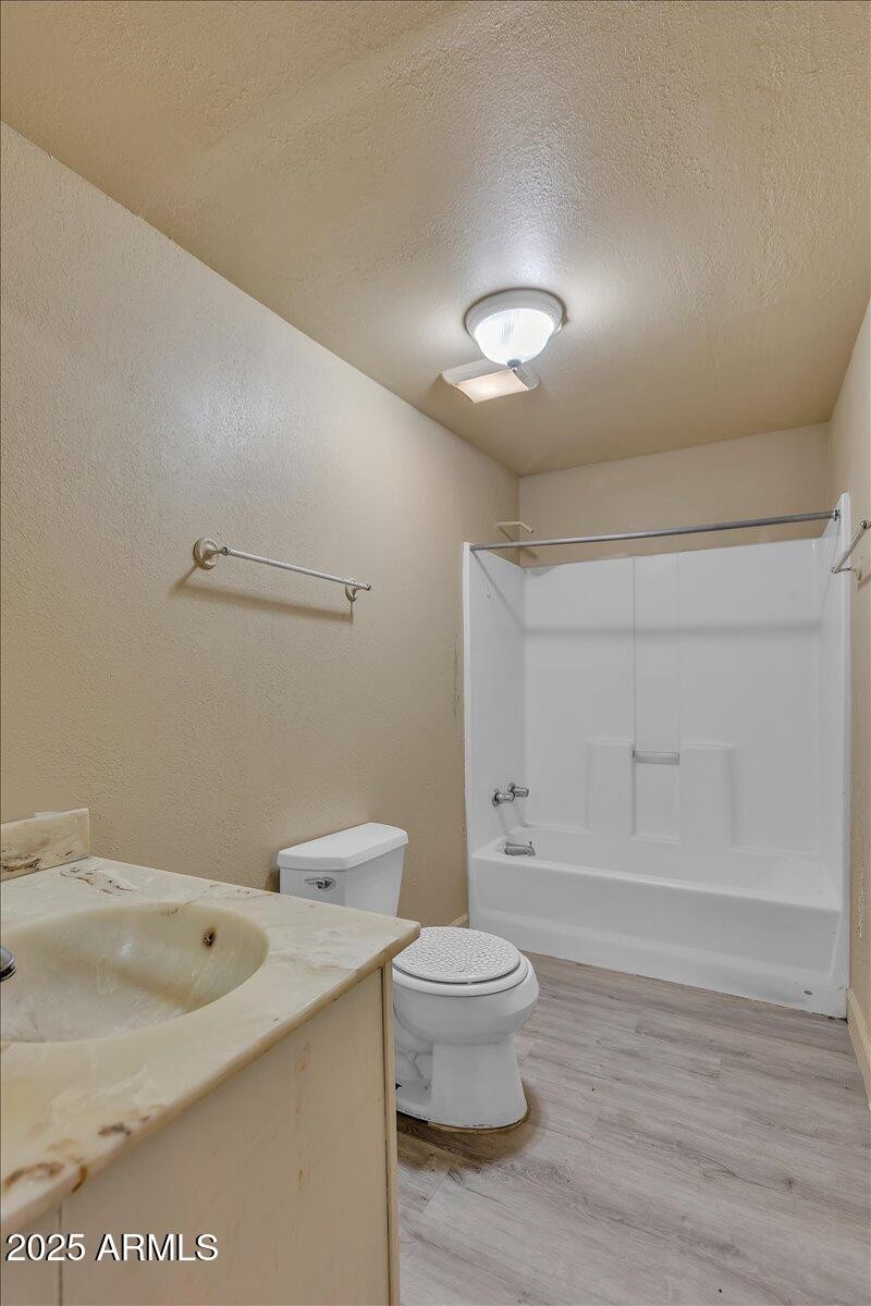 18-6447_W_Piccadilly_Rd18