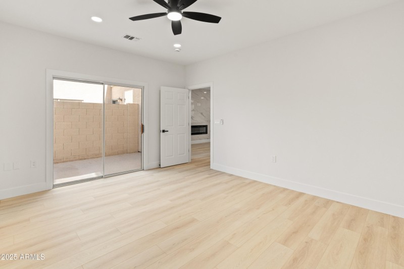 3221 N 37th St #26-15