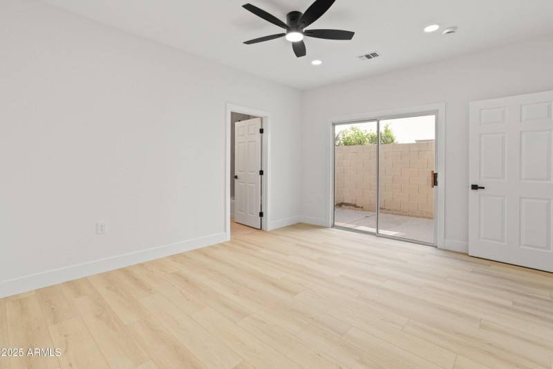 3221 N 37th St #26-16