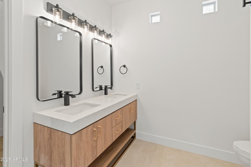 3221 N 37th St #26-18