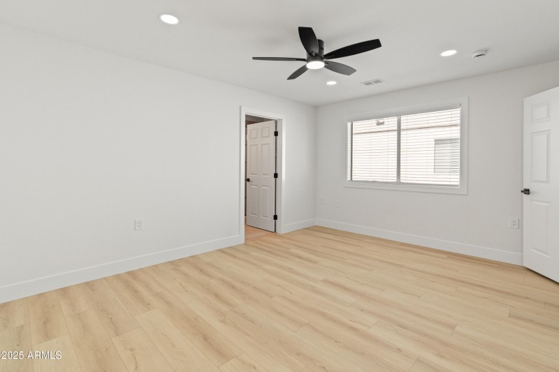 3221 N 37th St #26-23