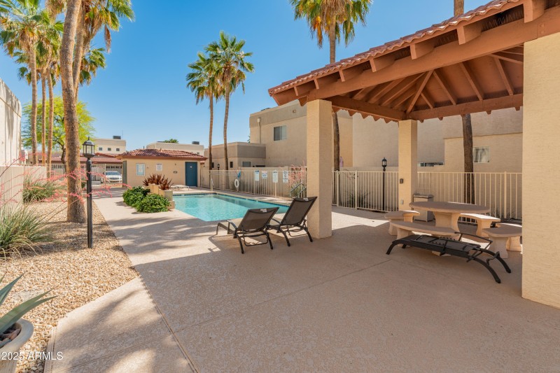 3221 N 37th St #26-39