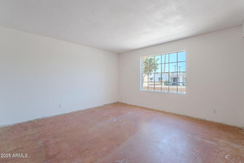 11-web-or-mls-Hobson Plaza-11