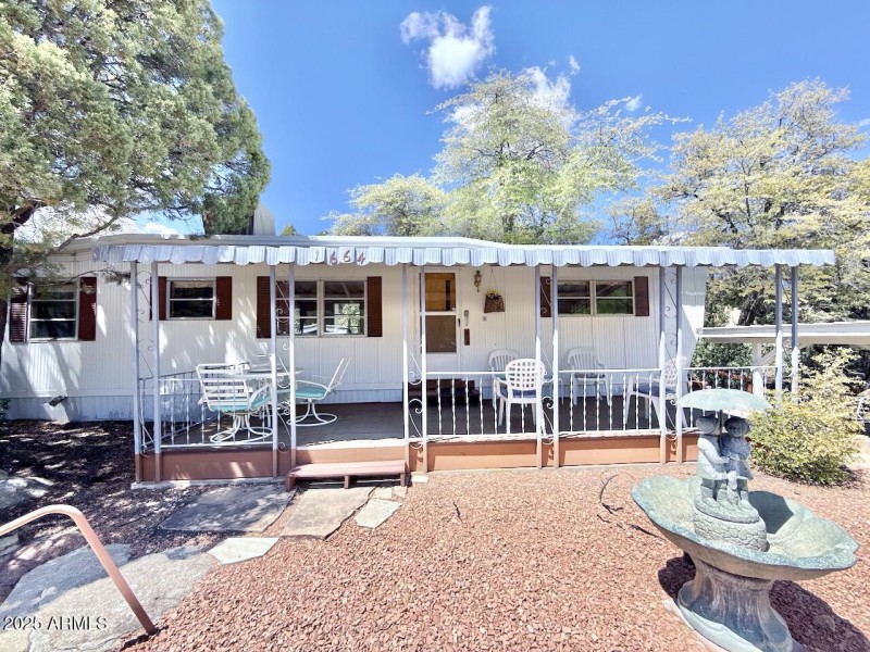 05 Front Covered Porch (2)