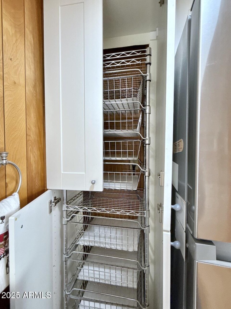 28 Kitchen pull outs