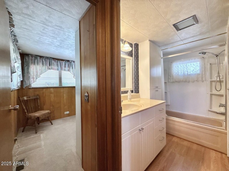 40 Guest Bathroom & Bedroom