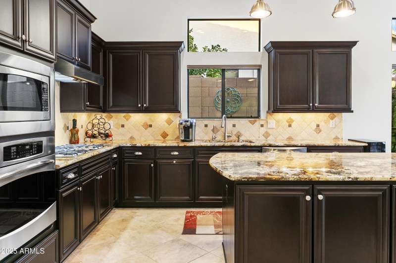 Built-in Appliances and Walk-in Pantry