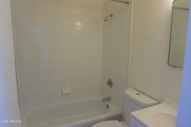 Unit 5 Bathroom