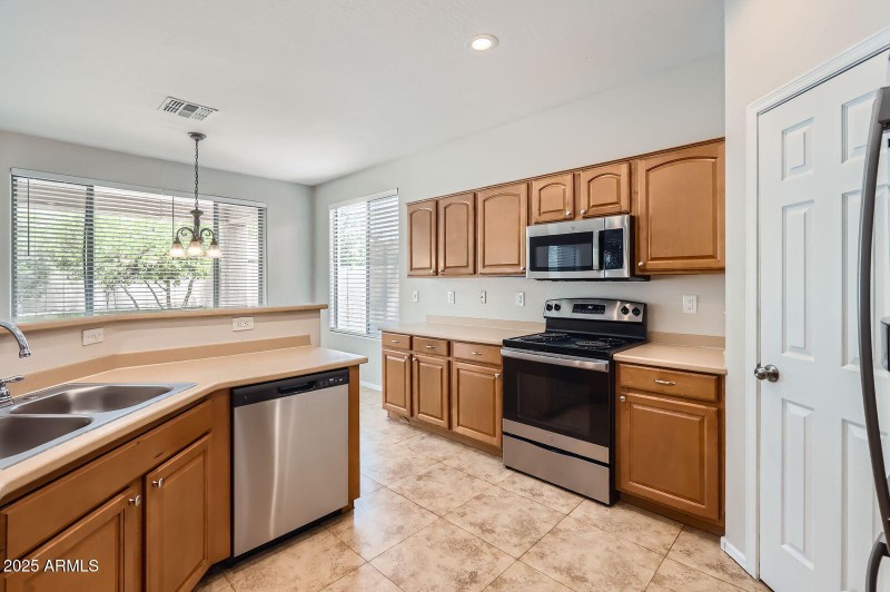 8766 W Hayward Ave - Web Quality - 008 -