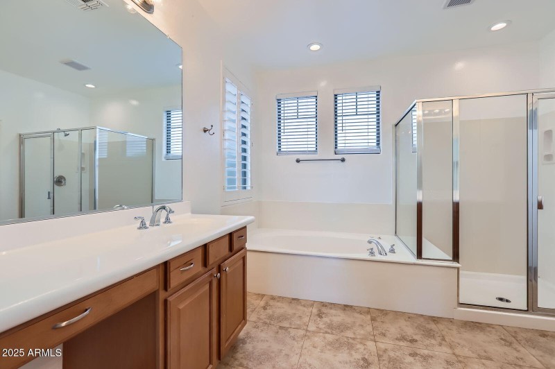 8766 W Hayward Ave - Web Quality - 016 -