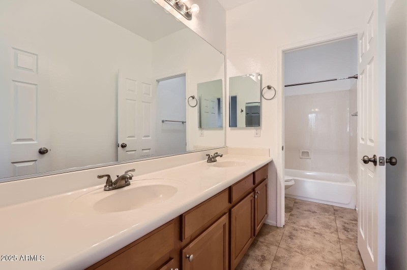 8766 W Hayward Ave - Web Quality - 021 -