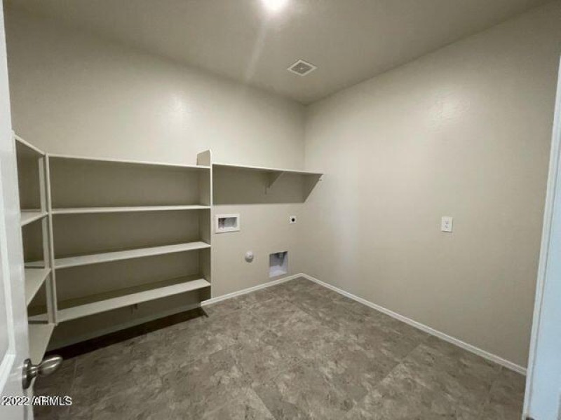 20220322215523904211000000-o