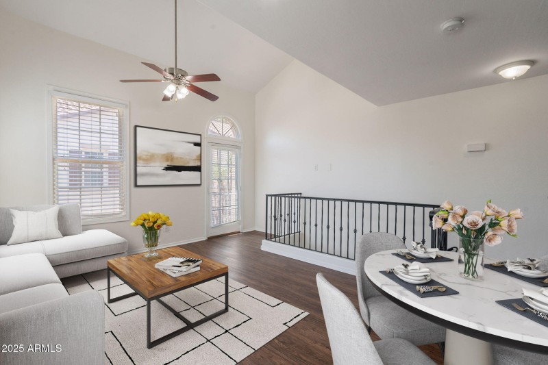 33-web-or-mls-21st-7(Living Room)_VS