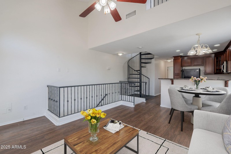 35-web-or-mls-21st-8(Dining Area)_VS