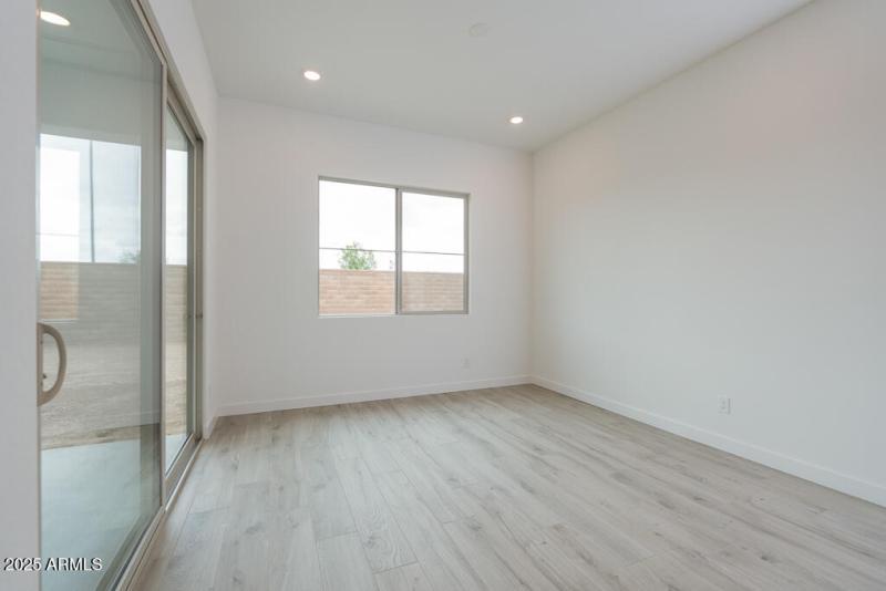 Tri Pointe Waterston Central 385 - Dinin